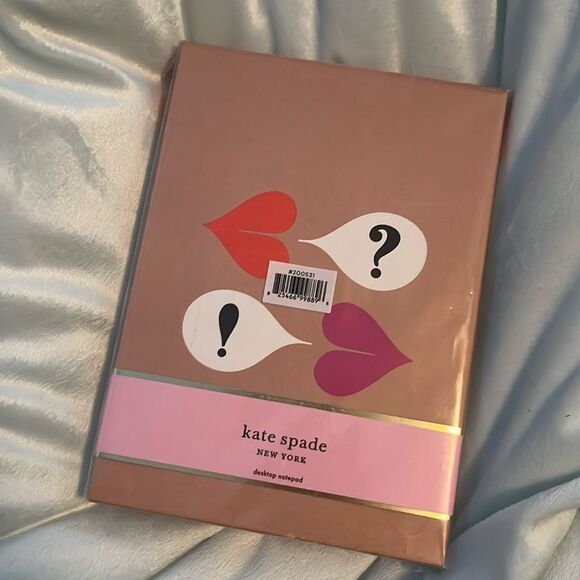 KATE SPADE 
   NEW YORK 
DESKTOP NOTEPAD - Picture 1 of 6